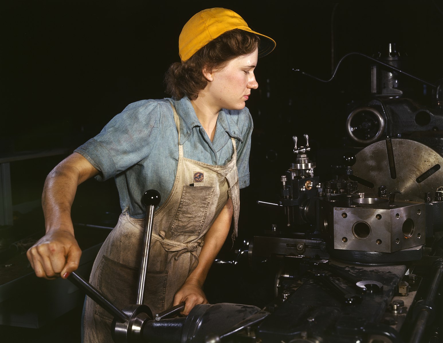 woman in factory in 1940s