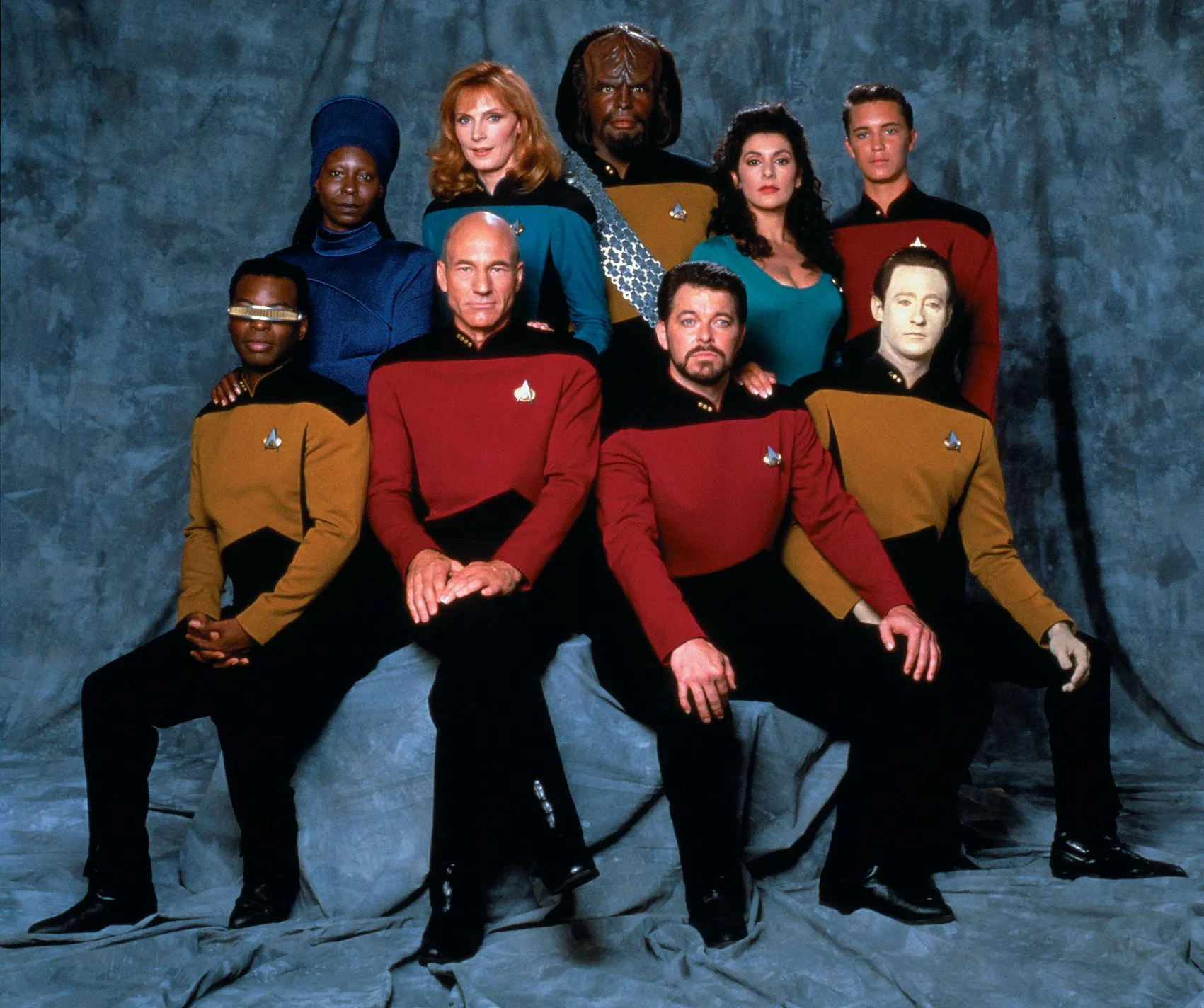 ST:TNG case promotional picture