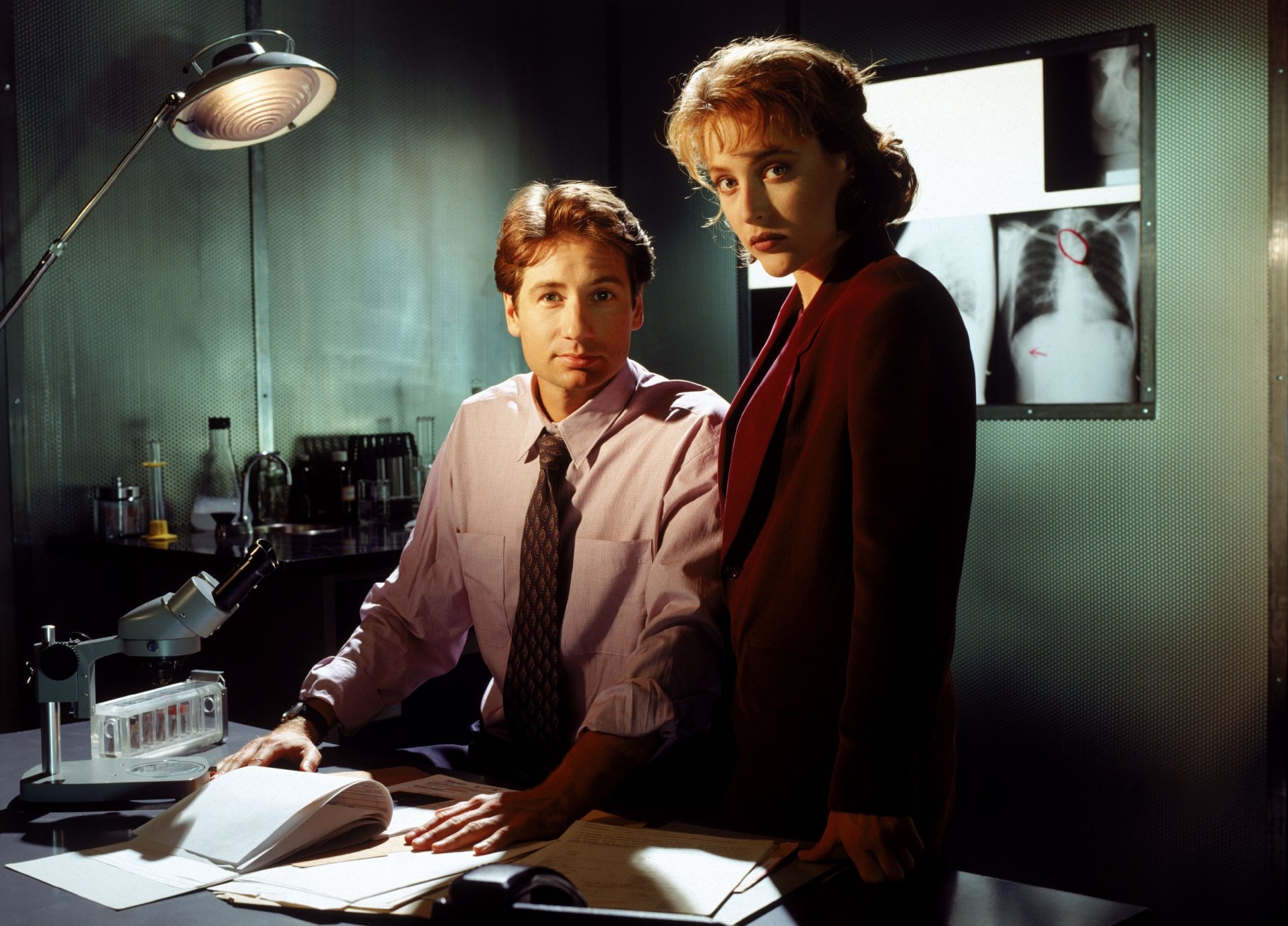 Mulder and Scully on X Files